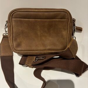 nwt roots freedom crossbody made in Canada